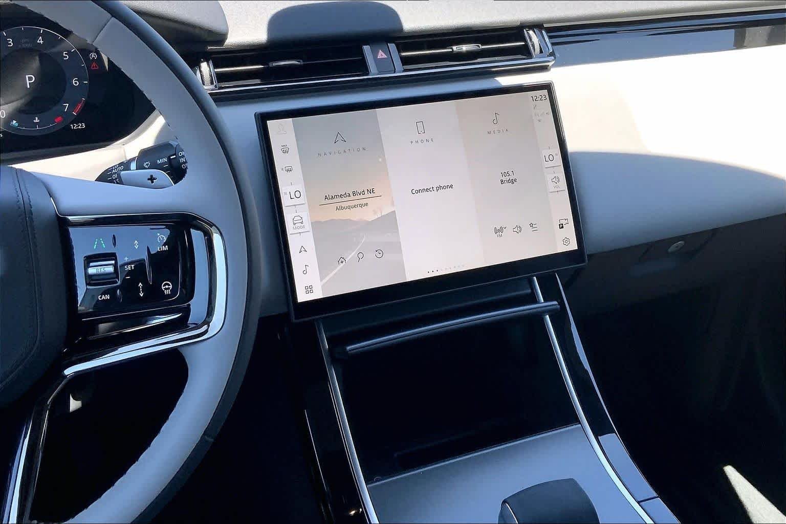 New 2026 Fuji White Land Rover S image 6