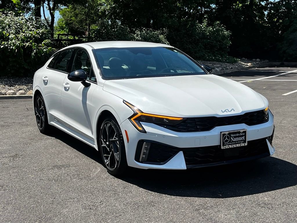 Used 2025 White Kia GT-Line image 3