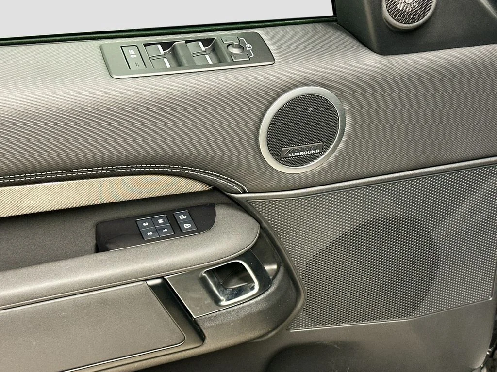 Used 2023  Land Rover HSE R-Dynamic image 19