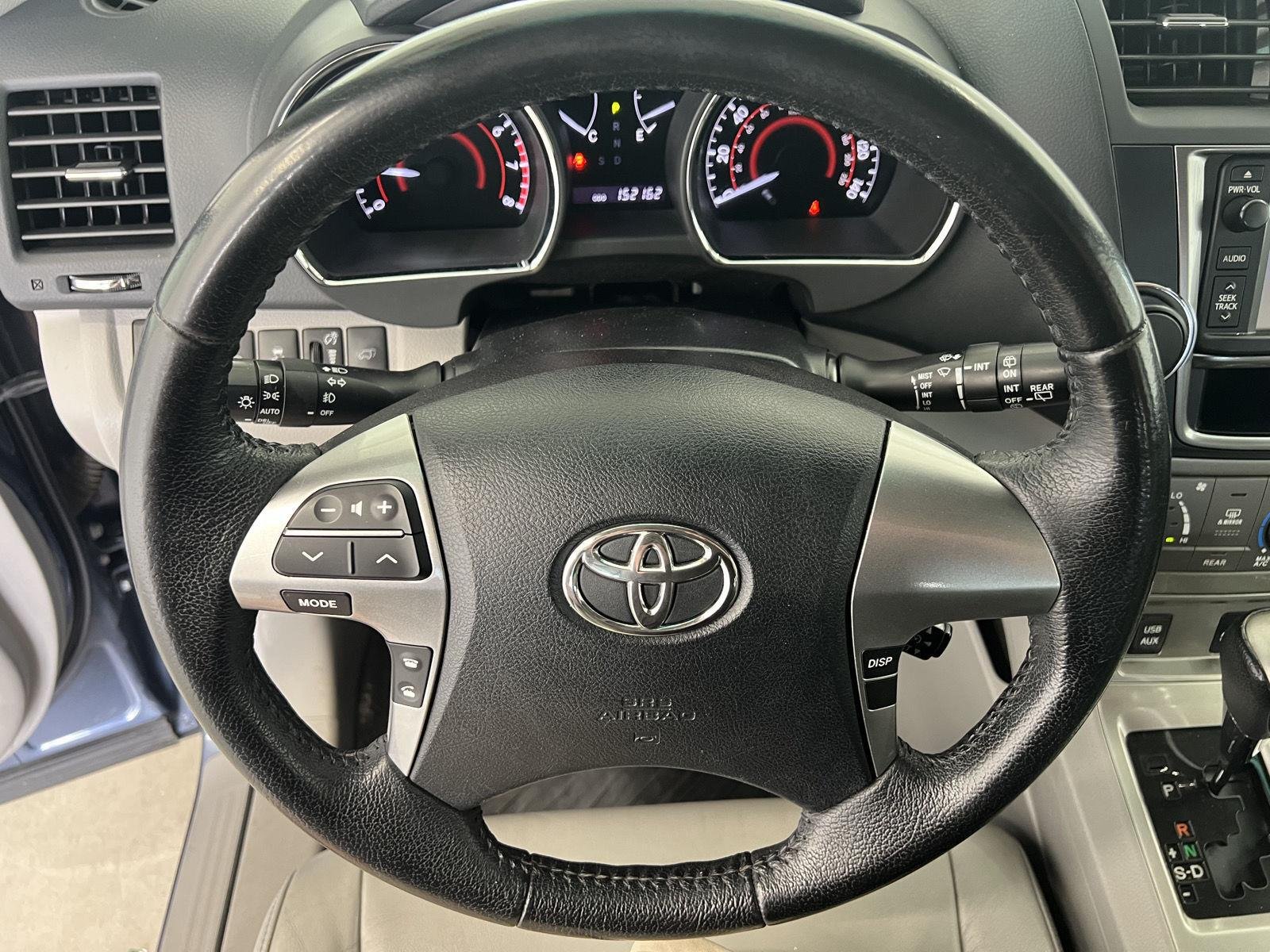 Used 2013 Shoreline Blue Pearl Toyota SE image 16