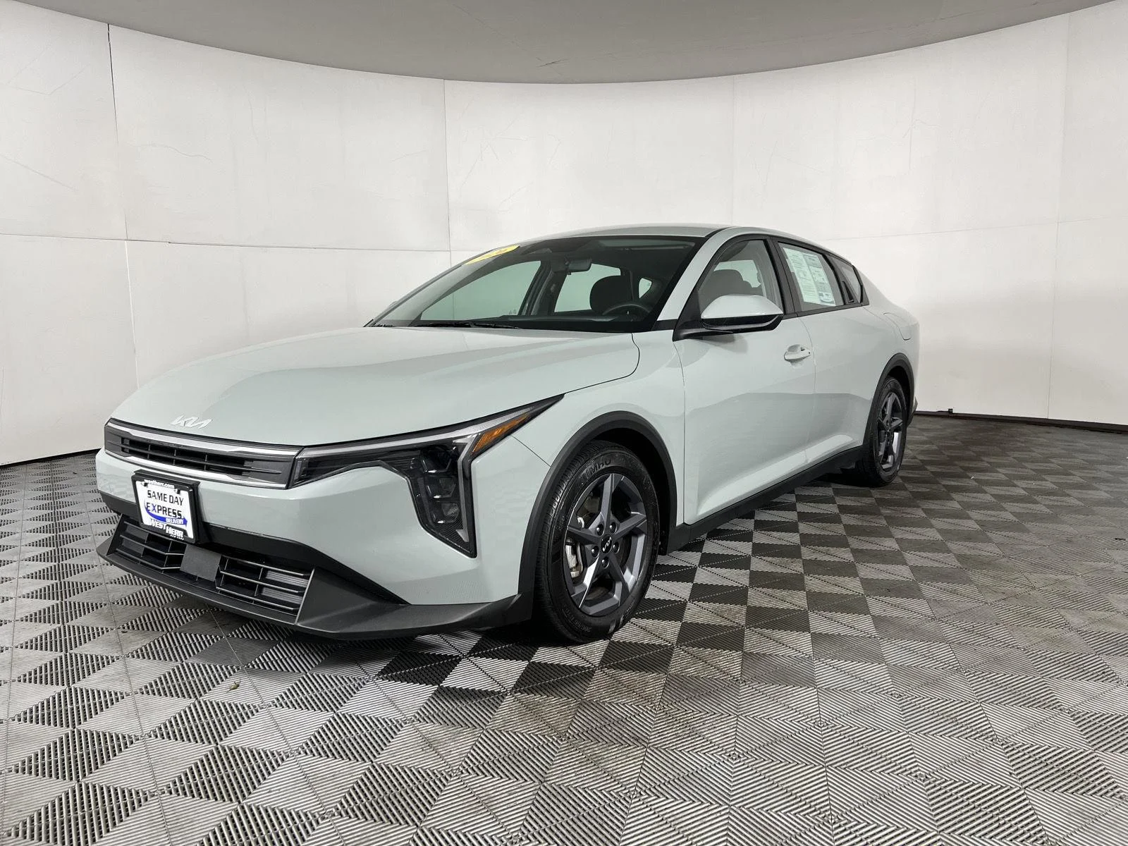 Certified Used 2026 Morning Haze Kia LXS image 5
