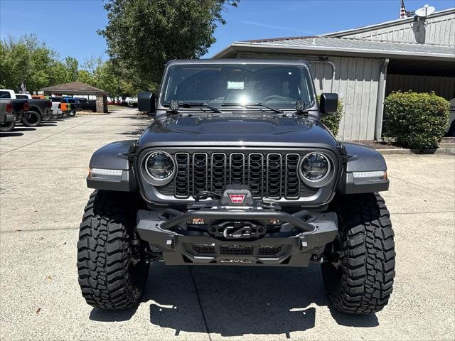 New 2026 Granite Crystal Metallic Clear-Coat Exterior Paint Jeep Rubicon image 3