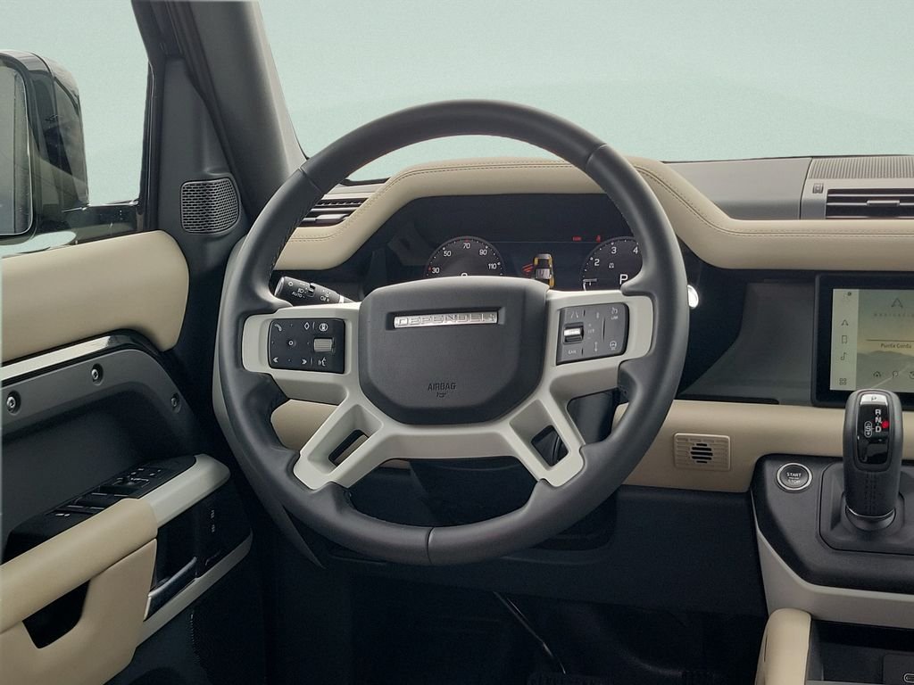 Used 2024 Black Land Rover S image 12