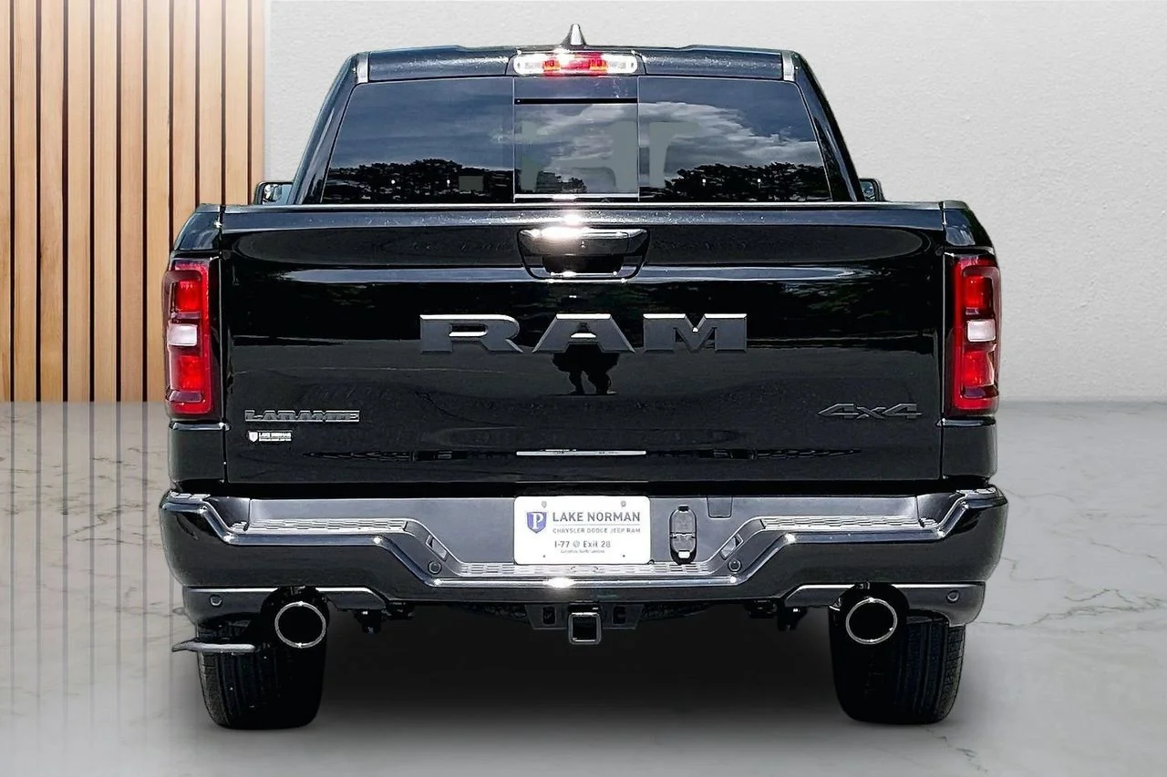 New 2026 Diamond Black Crystal Pearl-Coat Exterior Paint RAM Laramie image 7