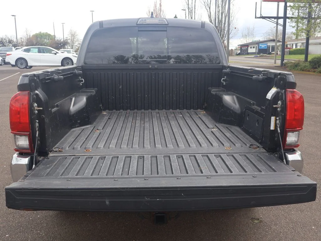 Used 2019 Gray Toyota SR5 image 6