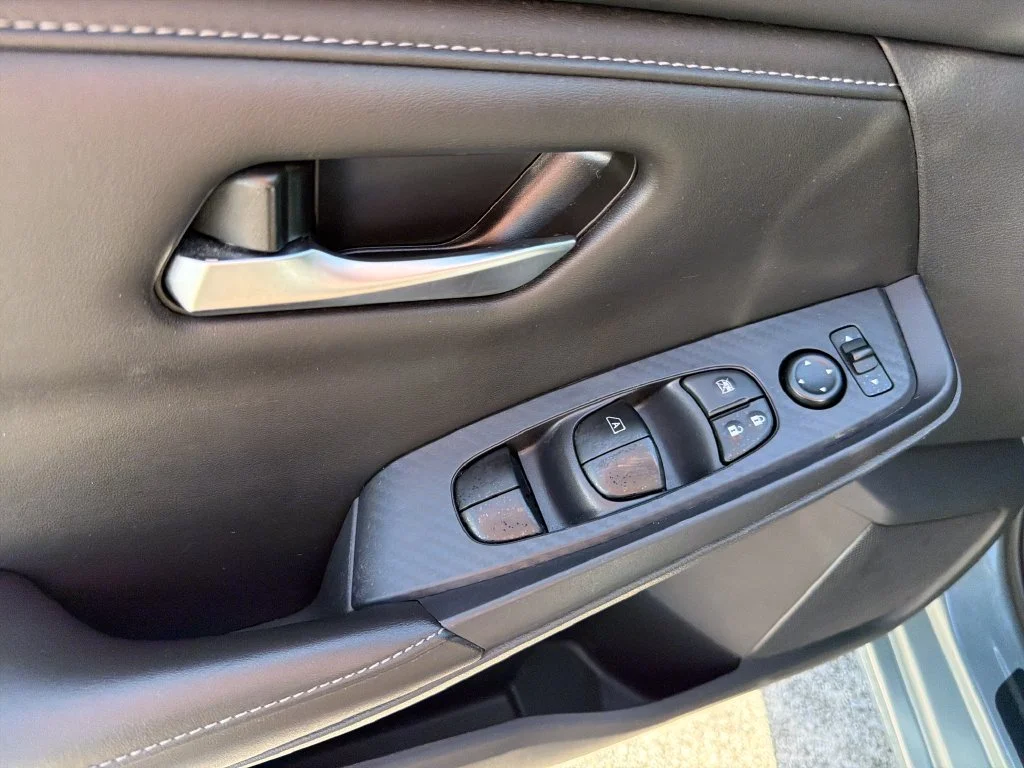 Used 2024 Gray Nissan SV image 17