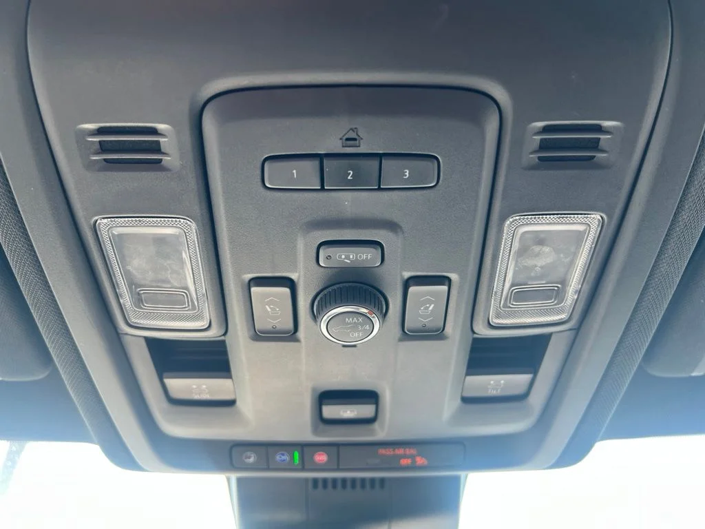 Used 2023 Silver GMC SLT image 21