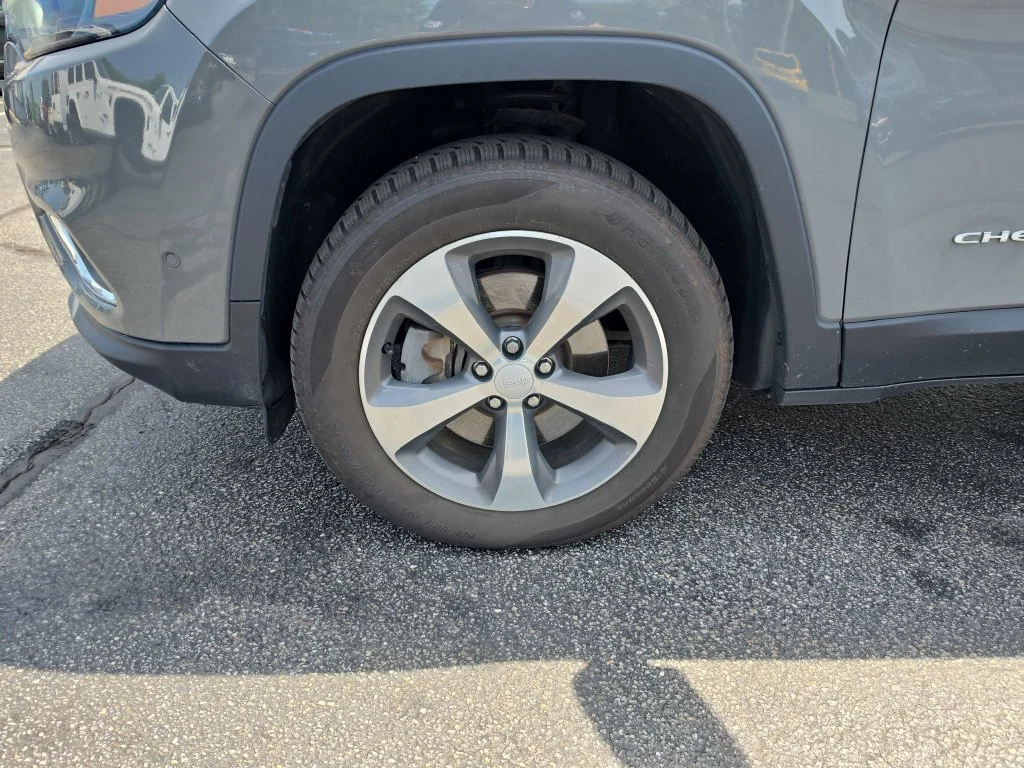 Used 2020 Gray Jeep Limited image 28