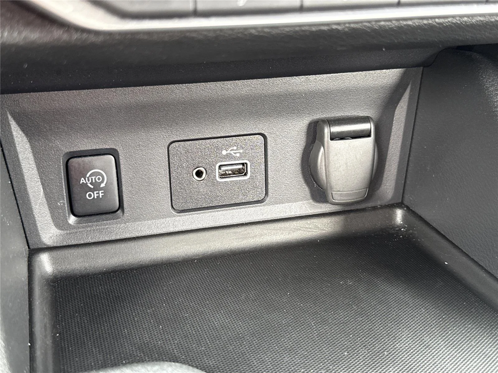 Used 2025 Super Black Nissan S image 8