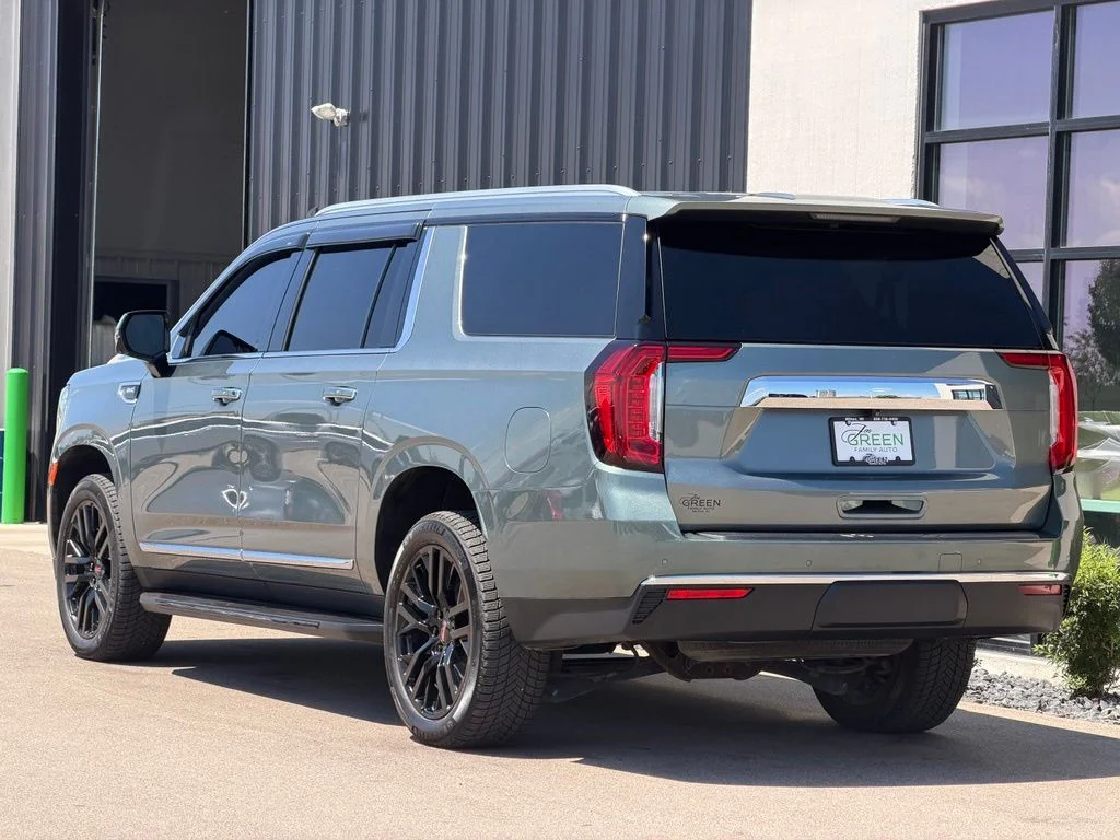 Used 2023 Gray GMC SLT image 3