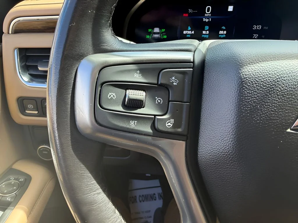 Used 2023 Iridescent Pearl Tricoat Chevrolet Premier image 28