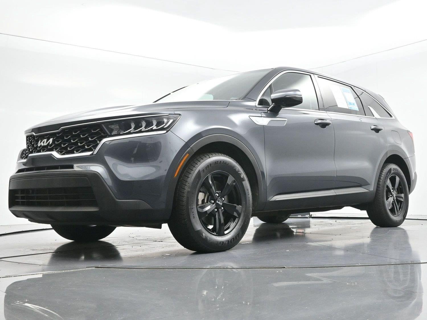 Used 2022 Gravity Gray Kia LX image 41