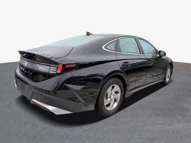 Used 2026 Black Hyundai SE image 3