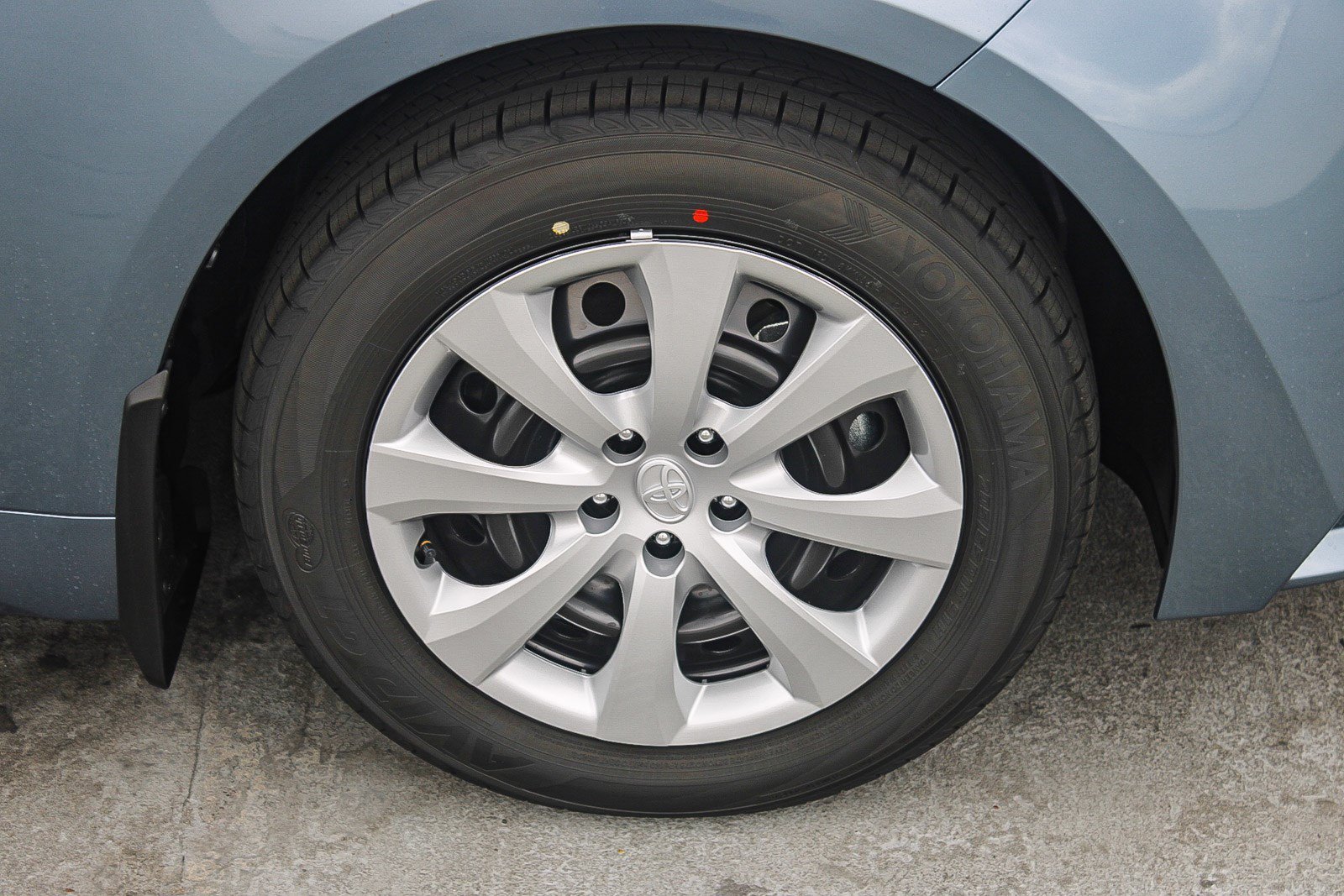 New 2027 Celestite Toyota  LE image 11