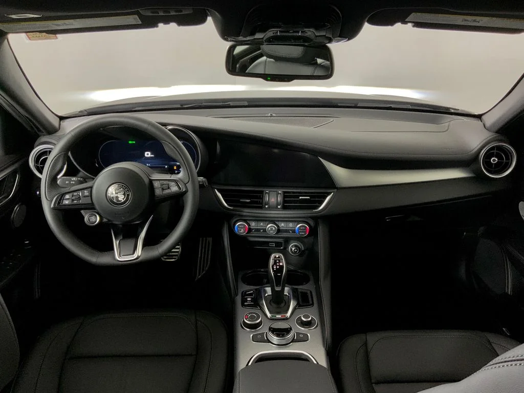 2026 Alfa Romeo Giulia Base - Photo 22
