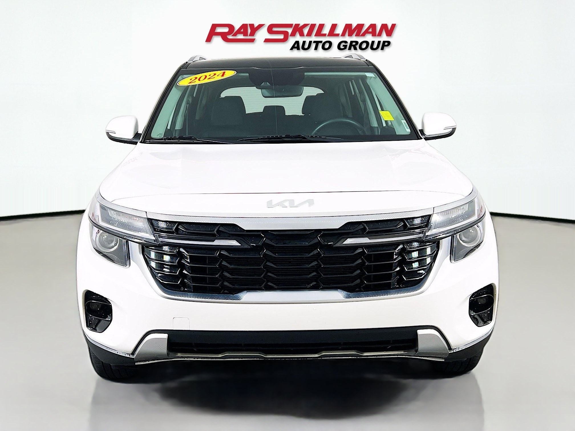 Used 2024 Snow White Pearl Kia EX image 2