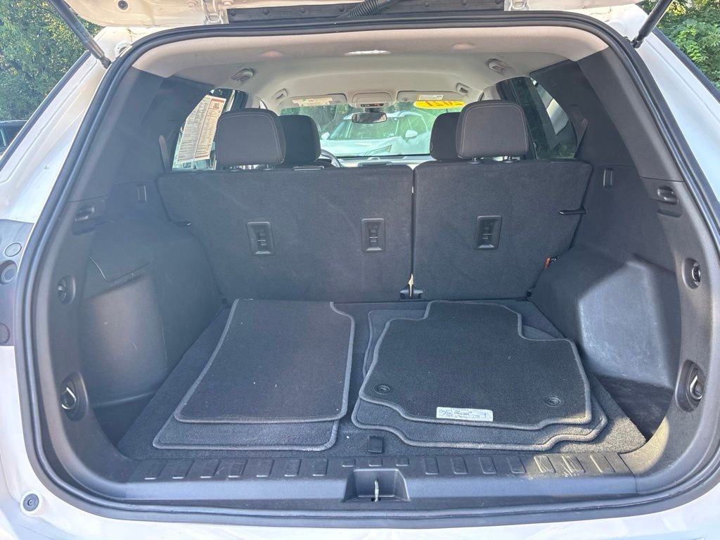 Used 2021 White Chevrolet LS image 13