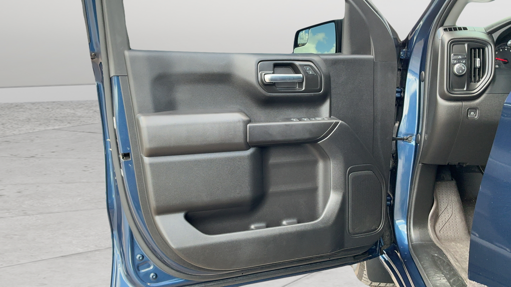 Used 2022 Blue Chevrolet Custom image 18