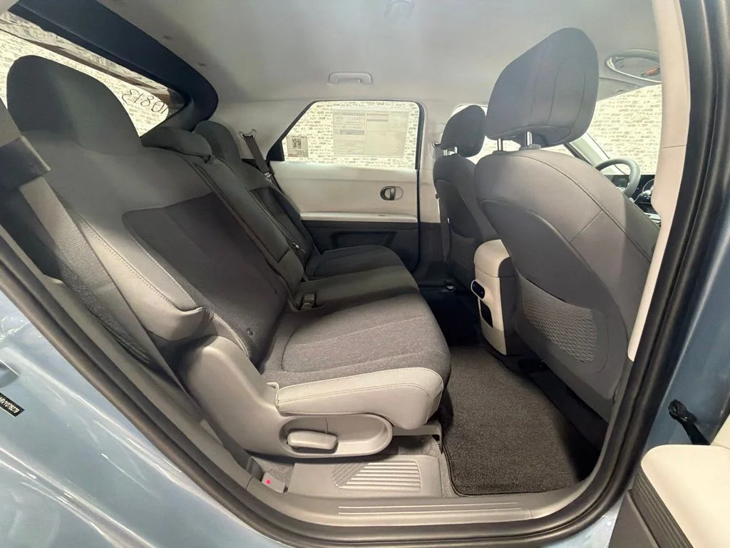 New 2027 Lucid Blue Hyundai SE image 12