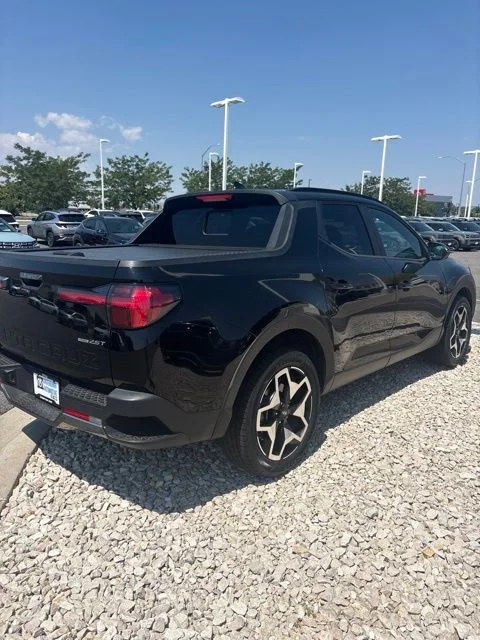 Used 2022 Black Hyundai Limited image 4