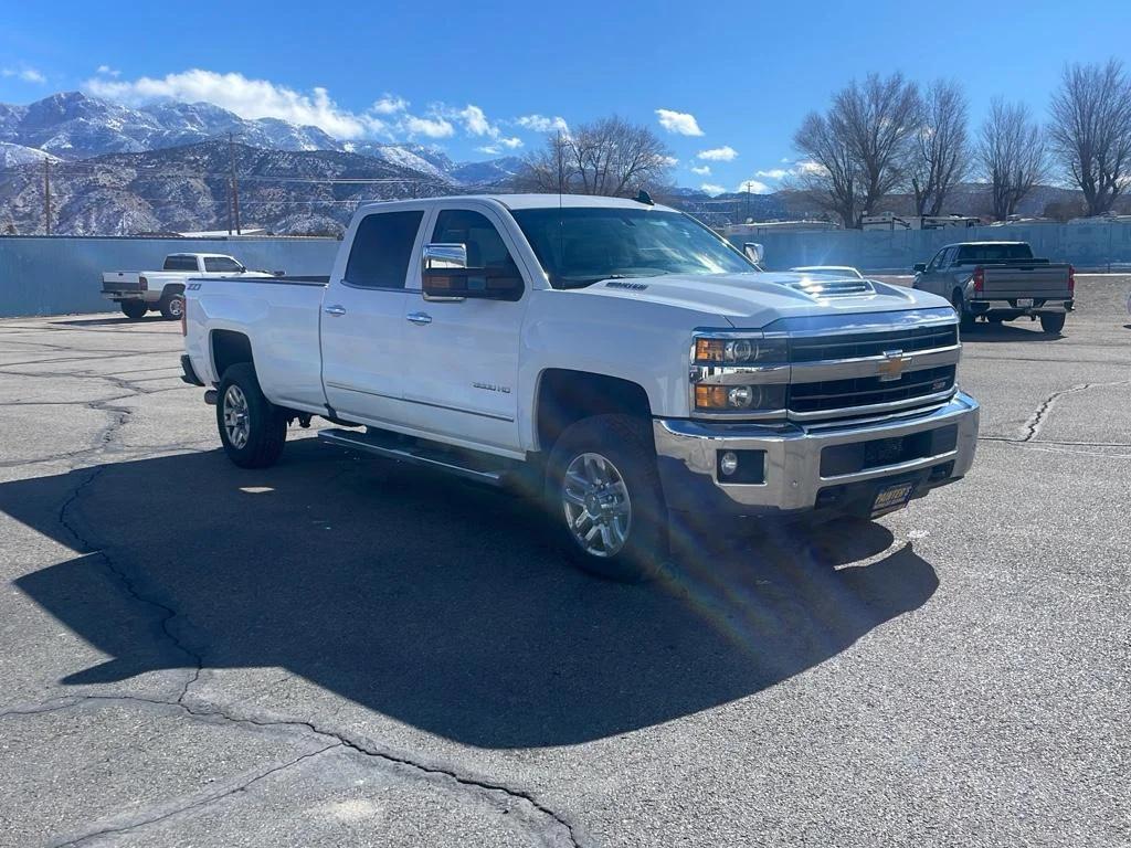 Used 2019 SUMMIT WHITE Chevrolet LTZ image 8