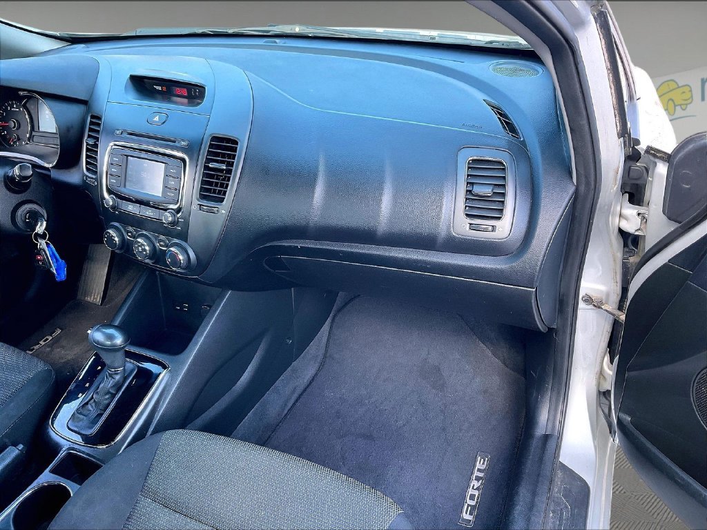 Used 2018 Silky Silver Kia LX image 12