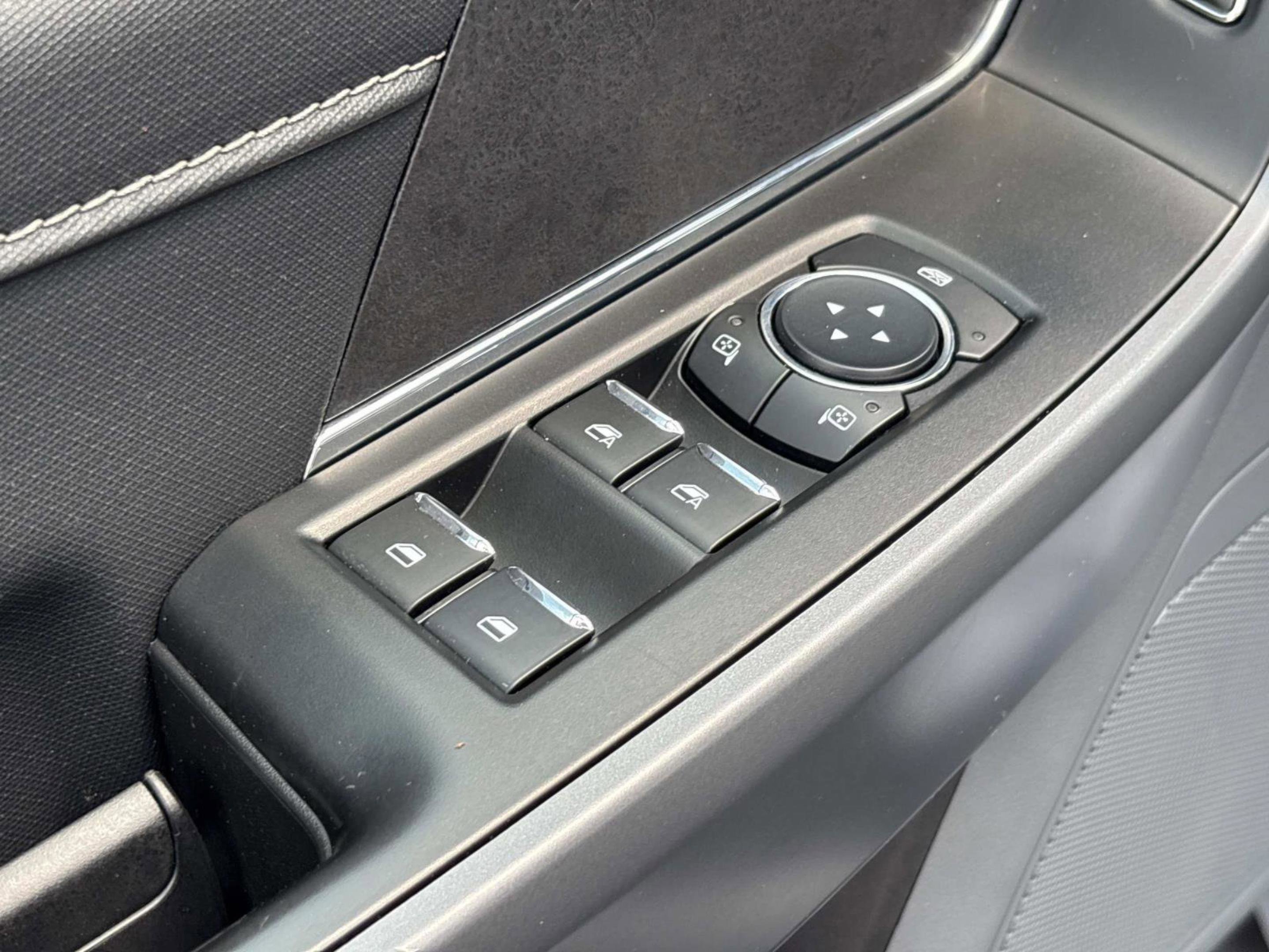 2025 Ford F-150 XLT - Photo 25