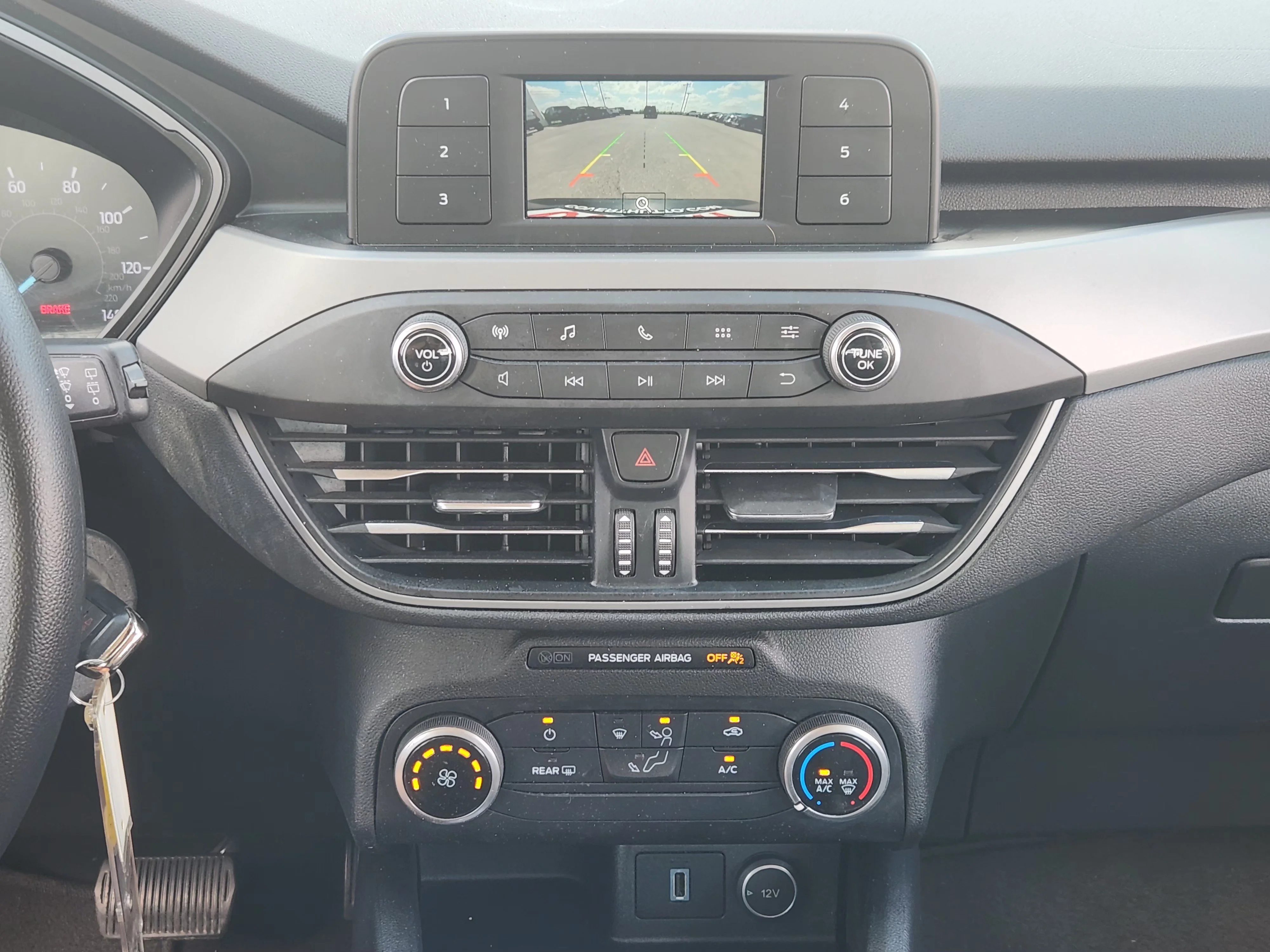 Used 2020  Ford S image 18