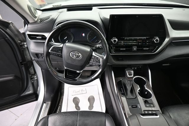 Used 2021 Silver Toyota Platinum image 22