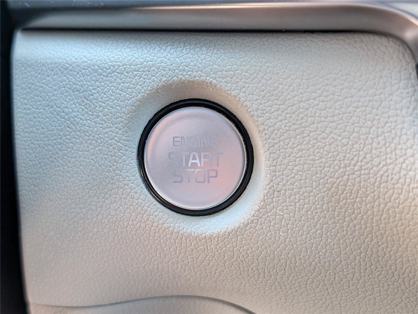 Used 2025 Wolf Gray Kia S image 28