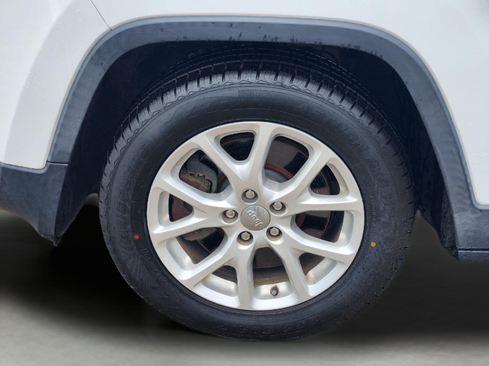 Used 2015 Bright White Clearcoat Jeep Sport image 10