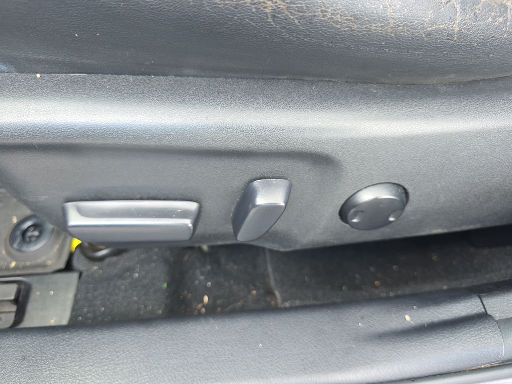 Used 2015 Gray Toyota SE image 21