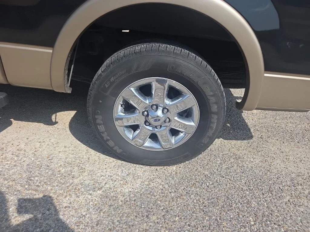 Used 2013 Black Ford Lariat image 20