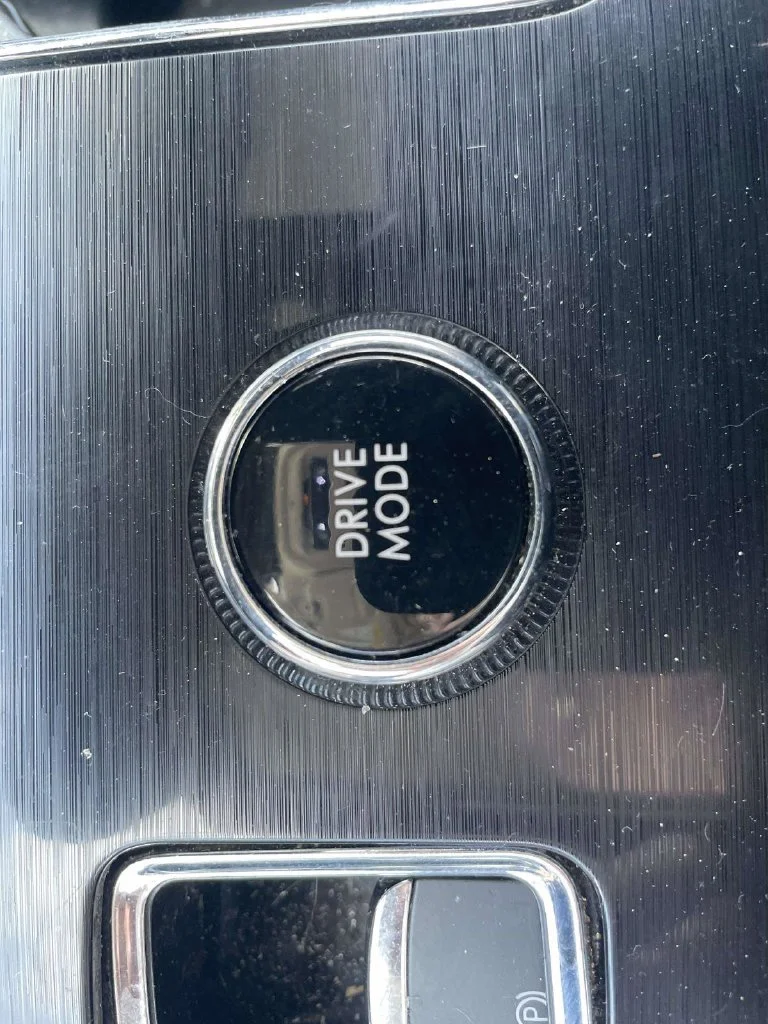 Used 2024 Silver Lincoln Premiere image 23