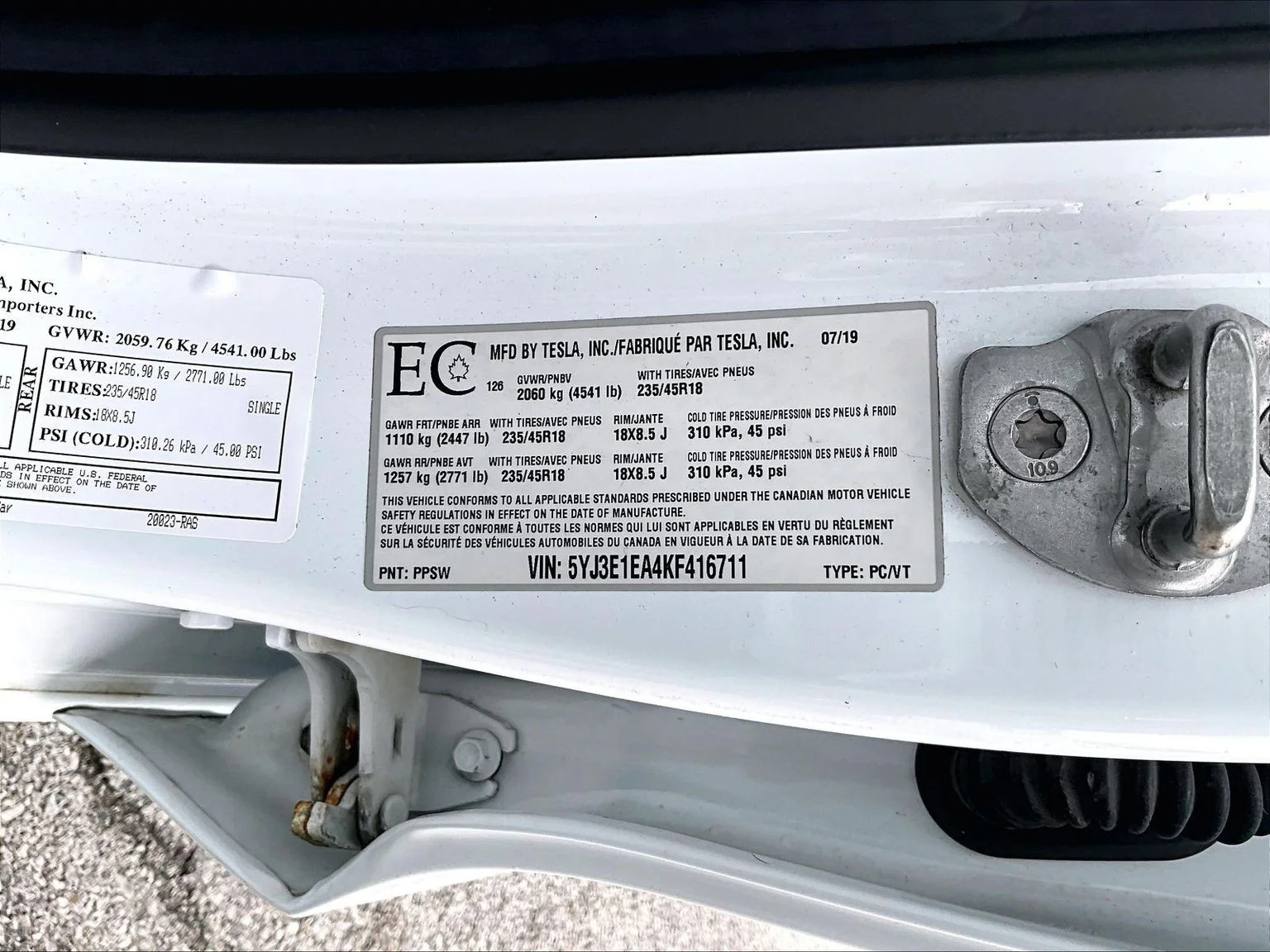 Used 2019 White Tesla Standard Range Plus image 35