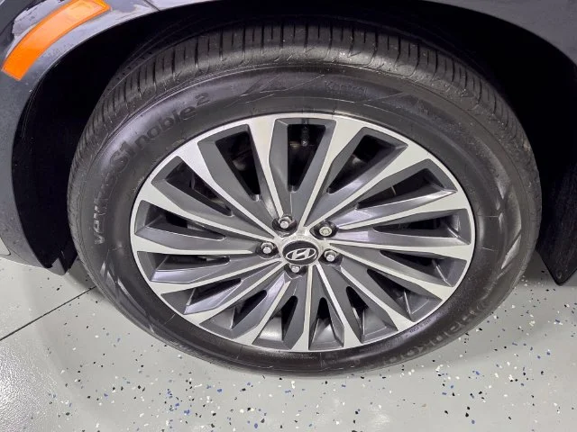 Used 2024 White Hyundai Calligraphy image 18