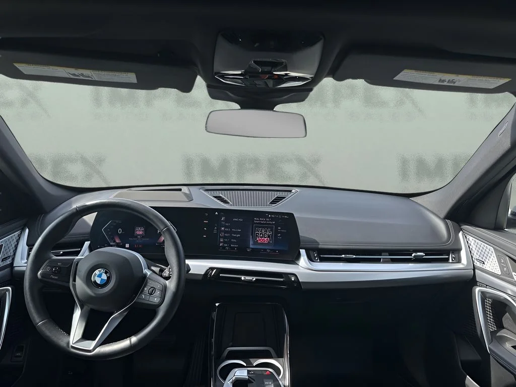 Used 2023 Silver BMW xDrive28i image 12