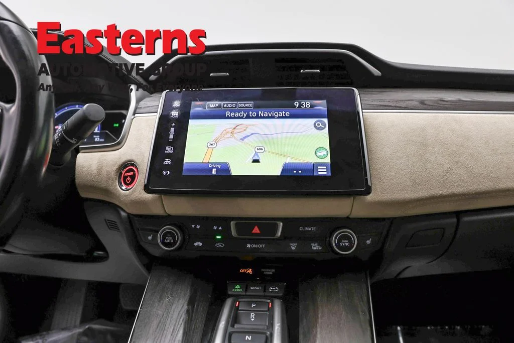 Used 2018 White Honda Touring image 12
