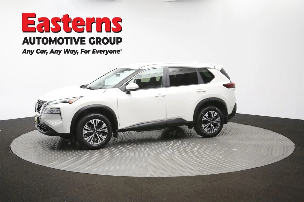 Used 2023 White Nissan SV image 57