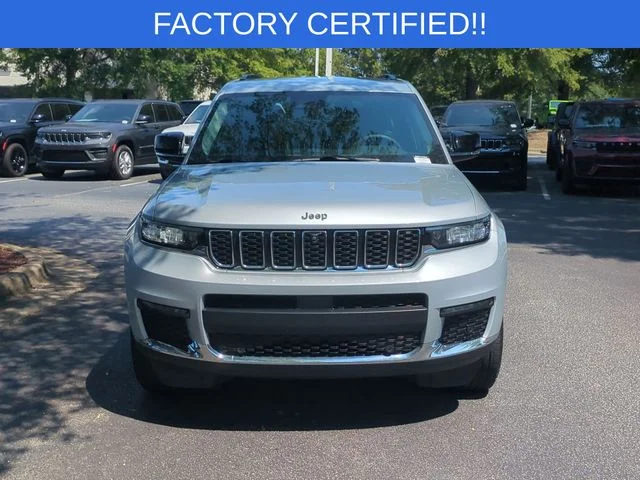 Used 2023 Silver Jeep Limited image 8