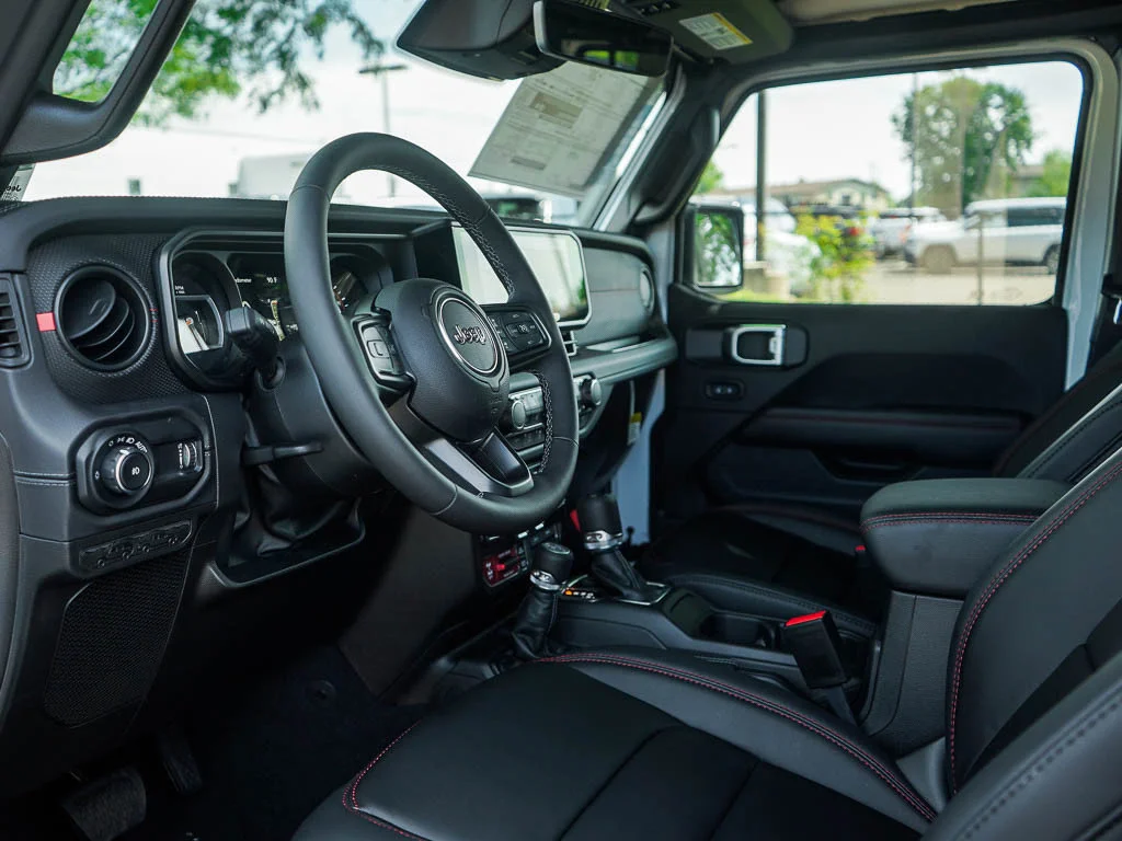 New 2026 Bright White Clearcoat Jeep Rubicon X image 17