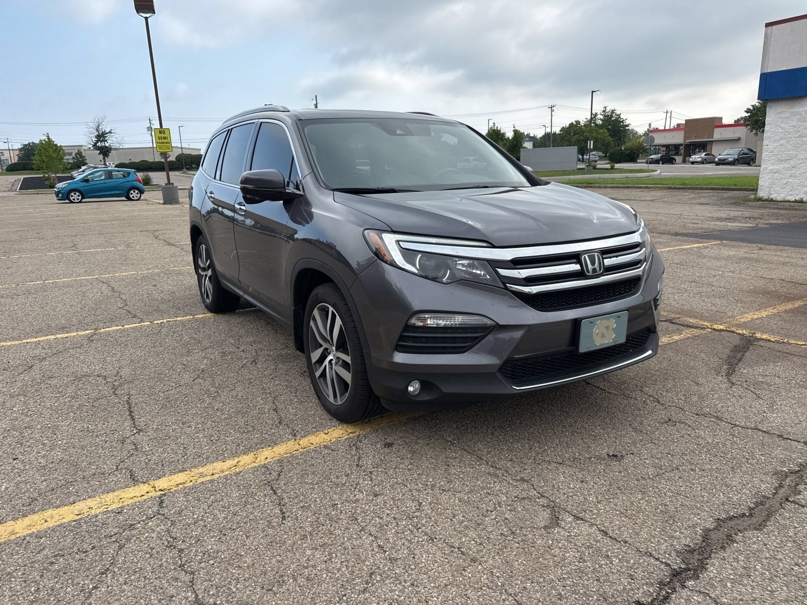 Used 2017 Modern Steel Metallic Honda Touring image 16