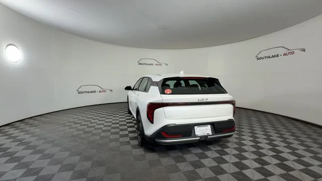 New 2026 Snow White Pearl Kia EX image 7