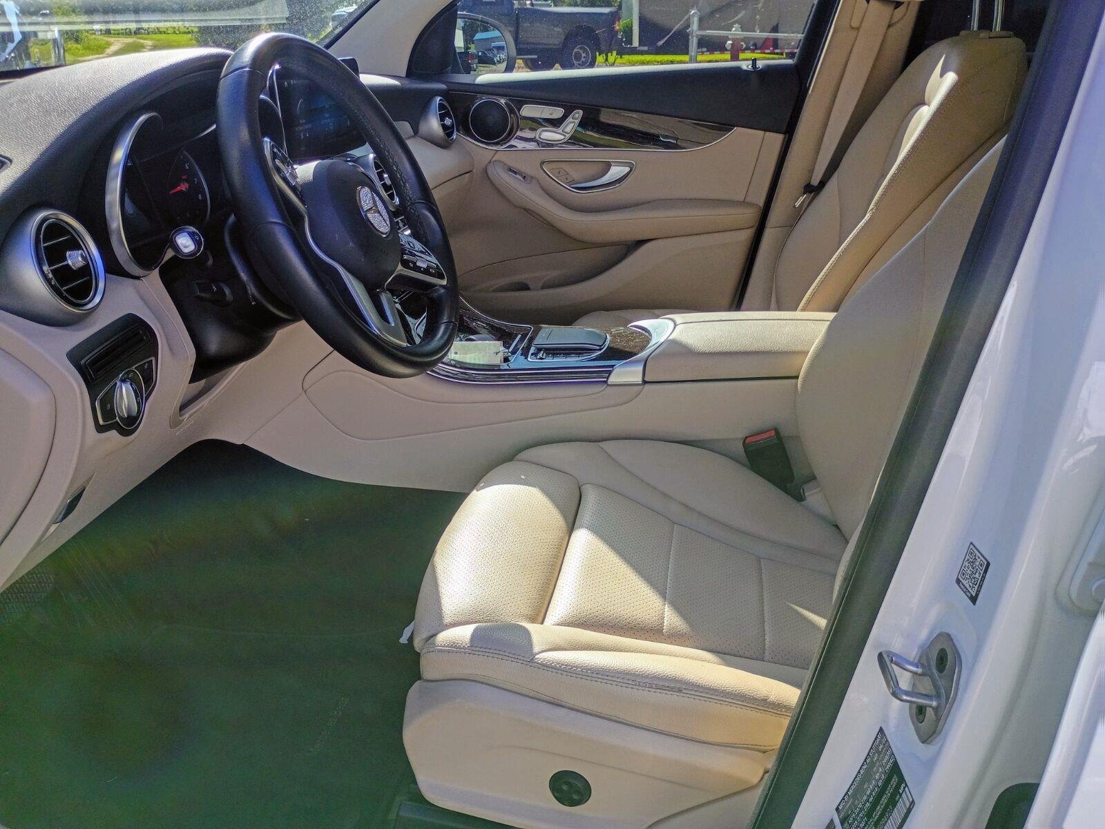 Used 2022 Polar White Mercedes-Benz GLC 300 image 4