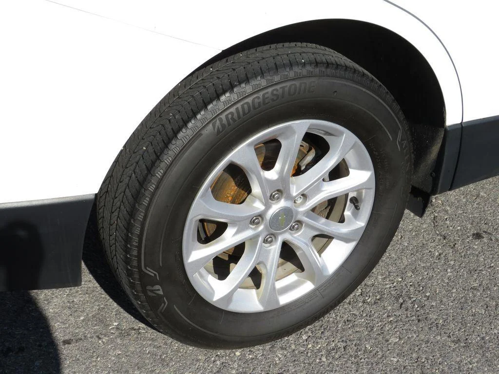 Used 2020 Summit White Chevrolet LT image 9