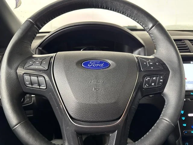 Used 2017 White Ford Limited image 20