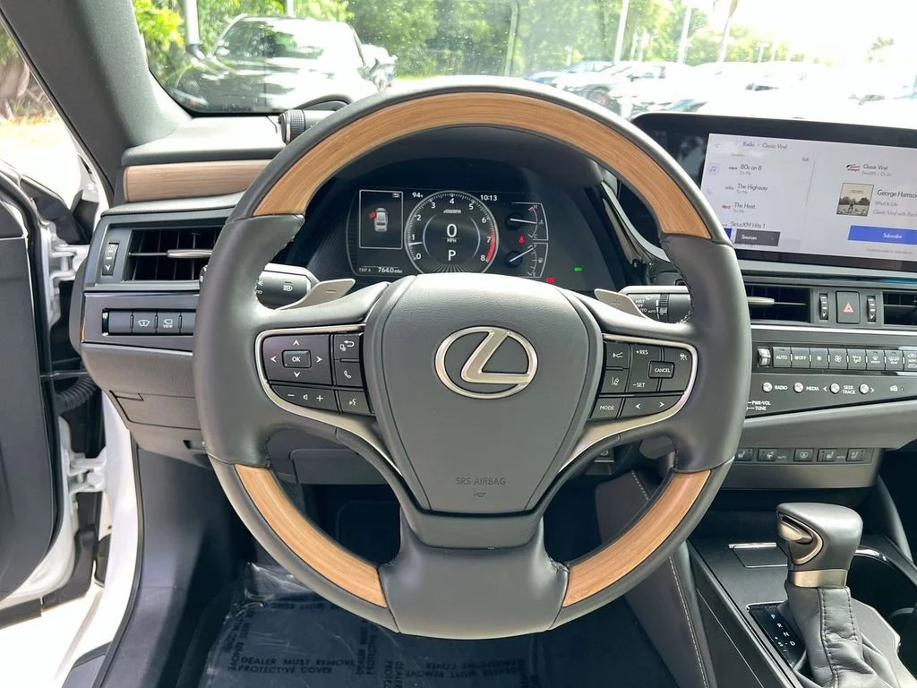 Used 2024 White Pearl Lexus 350 Ultra Luxury image 13