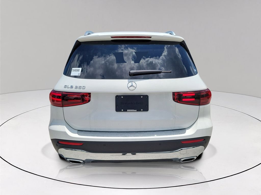 New 2026 White Mercedes-Benz GLB 250 image 5