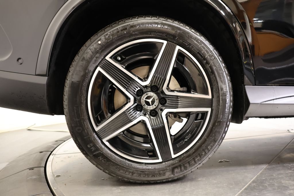 New 2026 Black Mercedes-Benz GLC 300 image 13