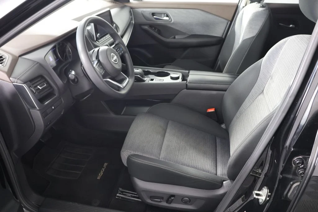 Used 2023 Black Nissan SV image 17